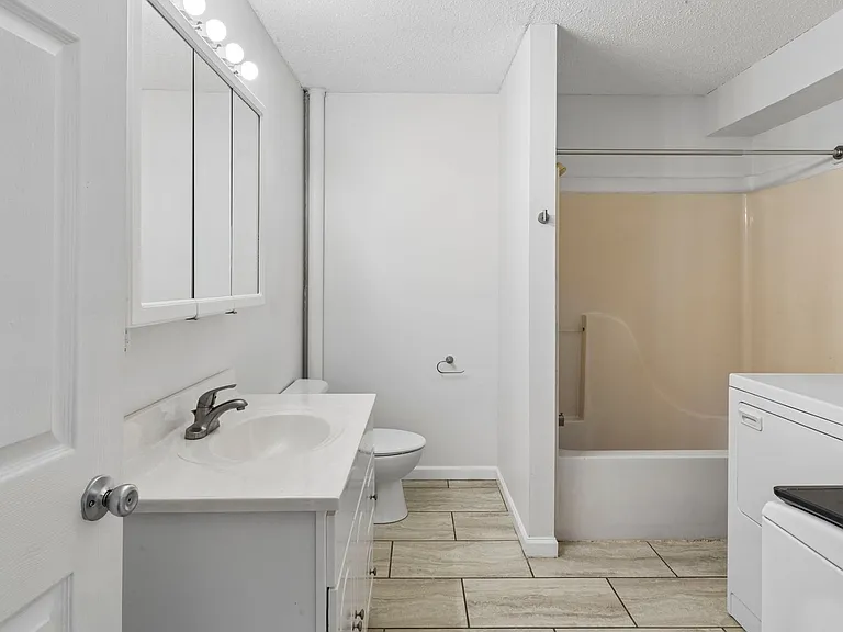 600 Trudy St — Photo 14