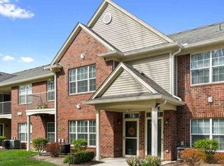 49210 W Woods Dr, Shelby Township, MI