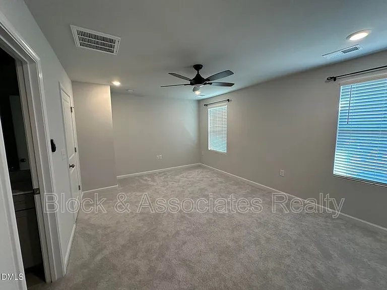 608 Gimari Dr — Photo 16