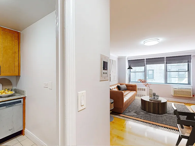 50 W 97th St #2L — Photo 3
