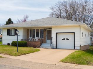412 S Madison St, Elizabeth, IL 61028