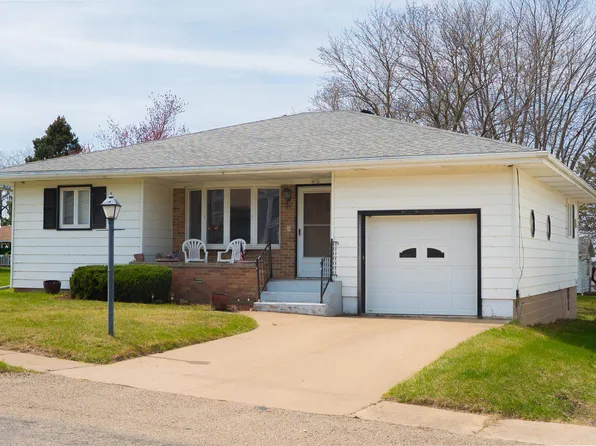412 S Madison St, Elizabeth, IL 61028