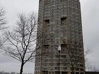 7000 Boulevard East
