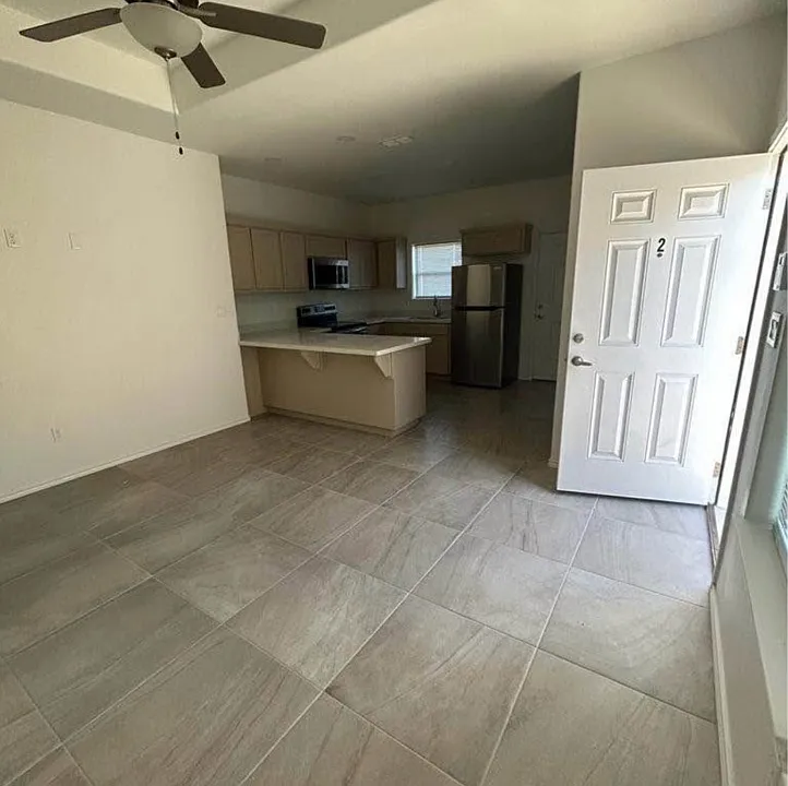 5600 Sandpiper Ave #2