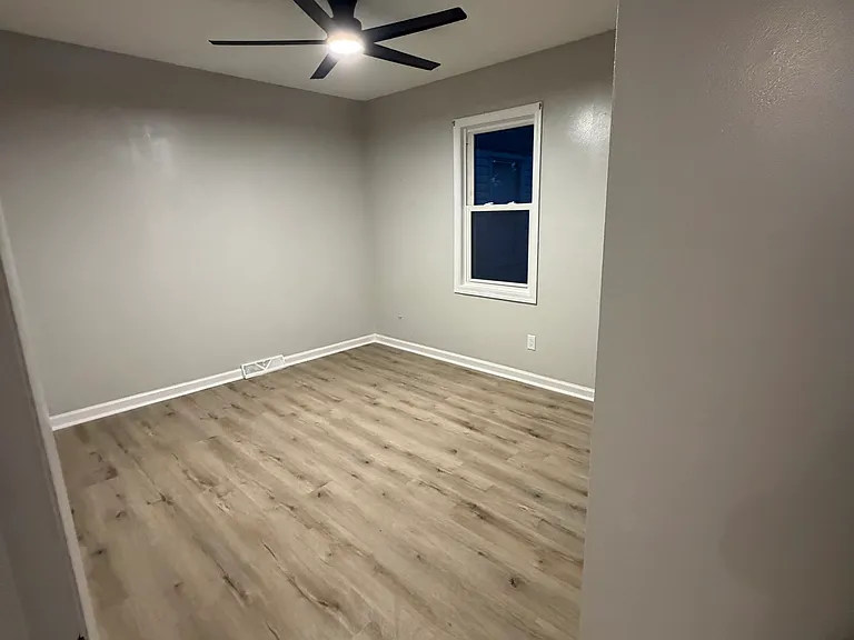 3227 Pickle Rd — Photo 10