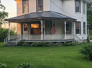 595 N Henderson Rd, Freeport, IL 61032