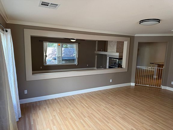 4th image of 10974 Fintry Hills St