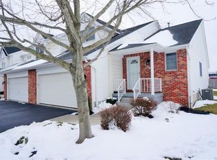 5382 Village Station Cir, Williamsville, NY