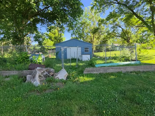 907 Jefferson St, Unionville, MO 63565