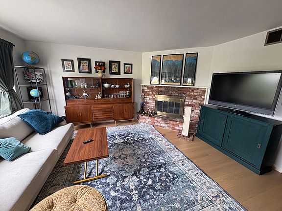 5th image of 65 Edward St APT 1