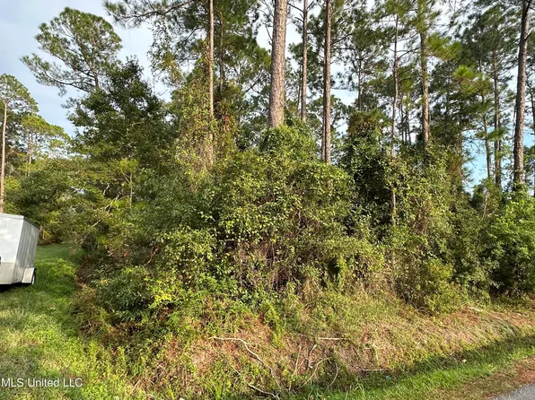 Combel St, Waveland, MS 39576