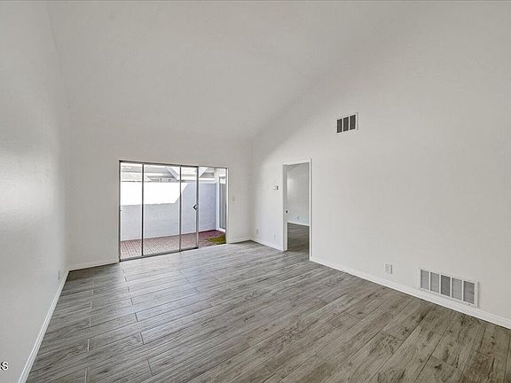 3rd image of 149 Casuda Canyon Dr APT B