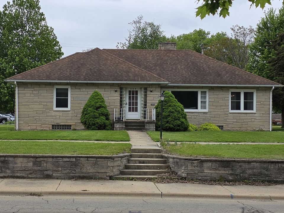 1st image of 209 W 2nd St