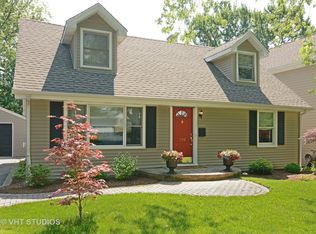 739 S Cook St, Barrington, IL 60010