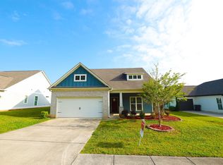 208 Hampton Dr, Calera, AL 35040