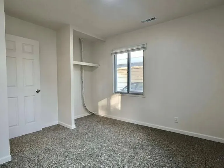 804 Saint Thomas Ln — Photo 7