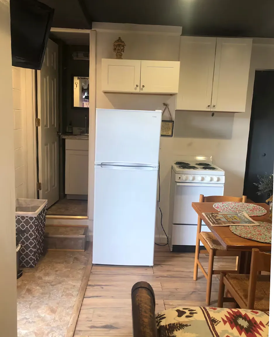 1 bed, 200 sqft, $1,000 — Photo 2