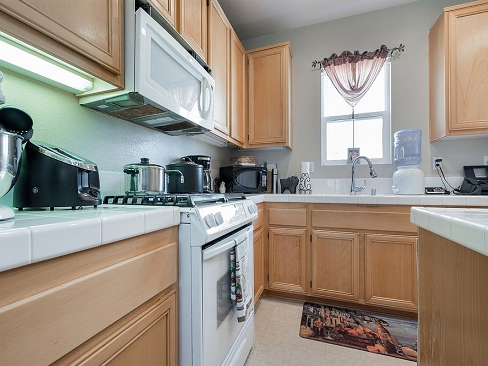 1st image of 750 Broadway Unit 17
