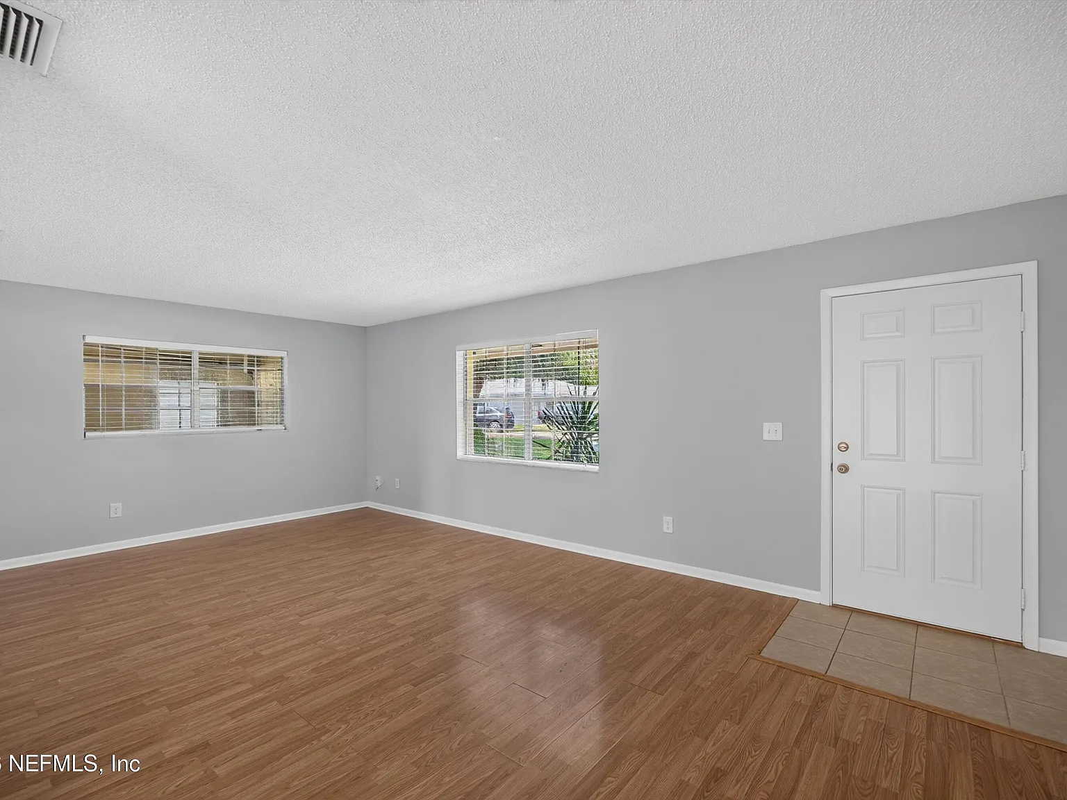 2 bed, 1.5 bath, 1215 sqft, $1,725 — Photo 4
