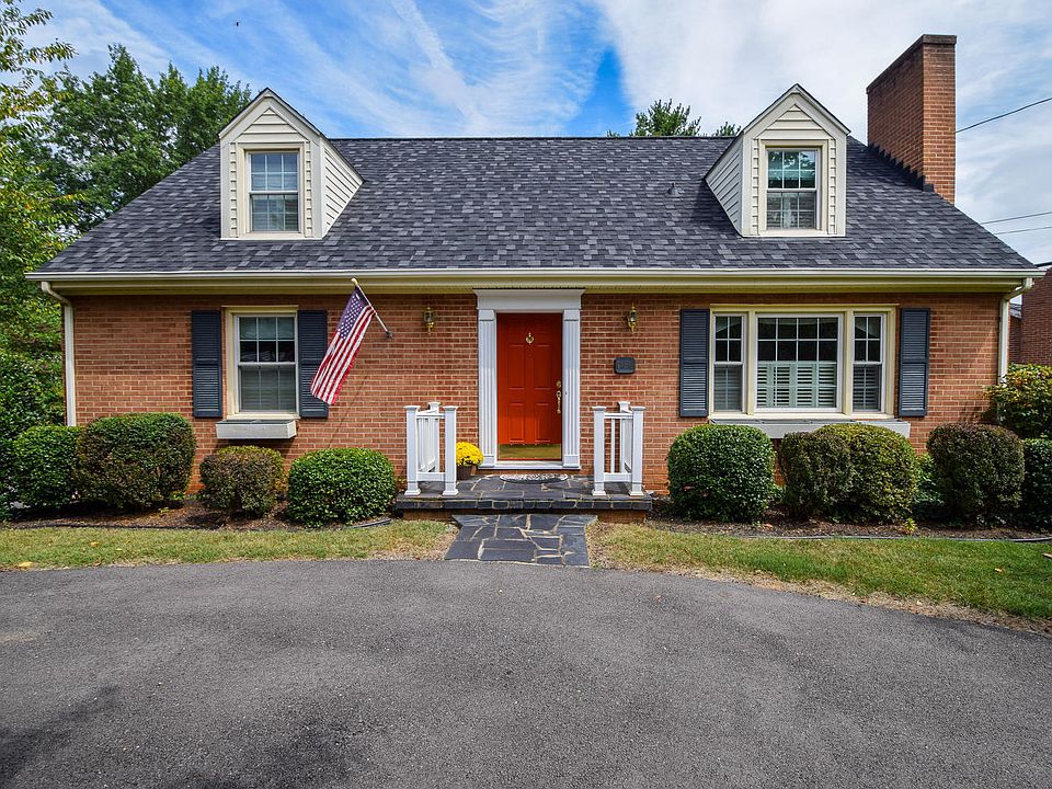 1st image of 1936 Bridle Ln