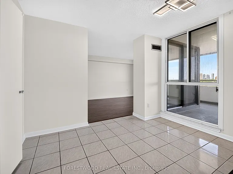 1300 Mississauga Valley Blvd #1108 — Photo 17