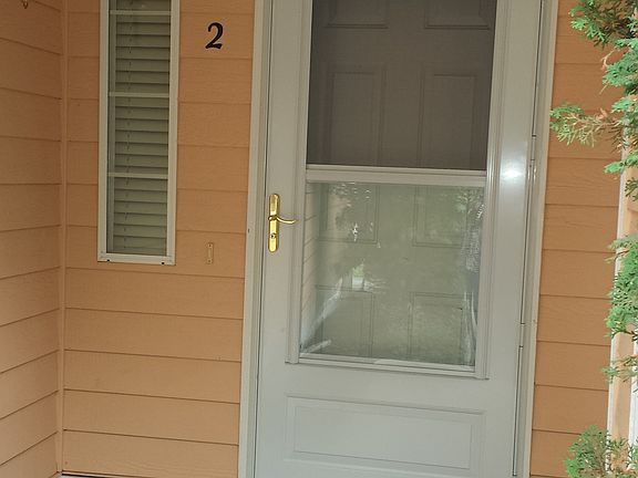 Nice screen & glass storm door