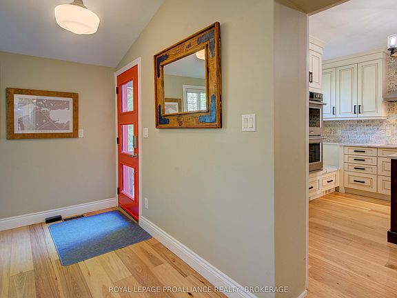 2nd image of 6 Spring St N