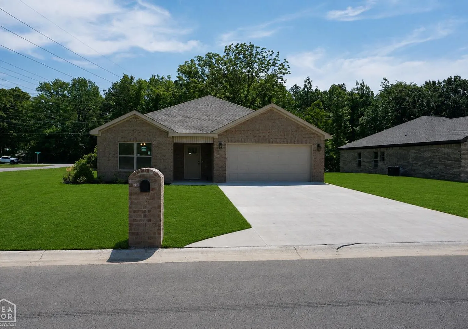 Luxury 3BR/2BA Rental Home | 5400 Lotus Street | Jonesboro, AR — Photo 2