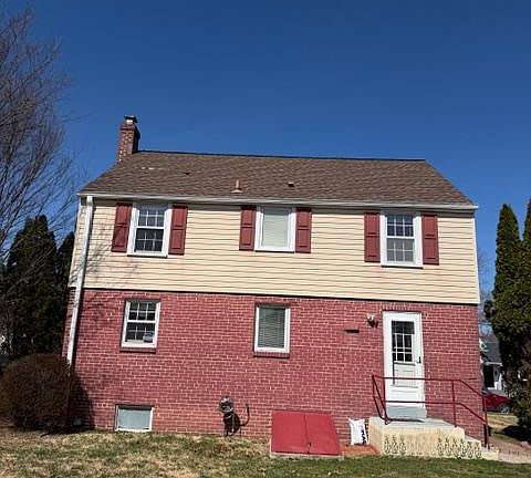 3rd image of 210 Florence Ave