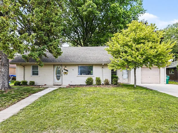 30212 Beechwood St, Garden City, MI 48135