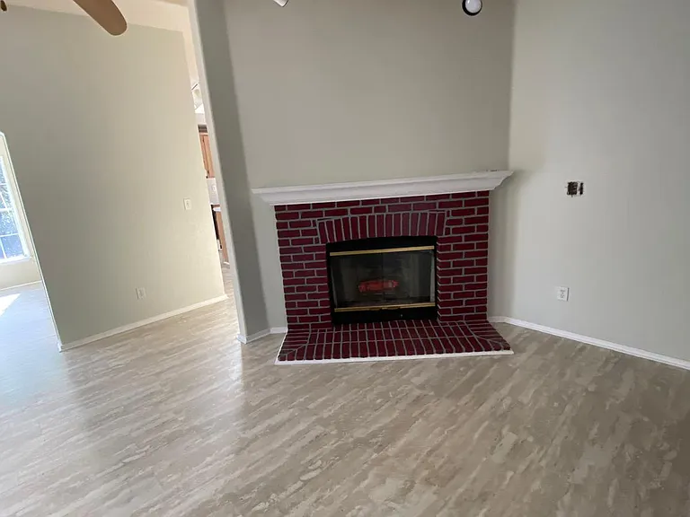 23 McCormick Rd — Photo 3