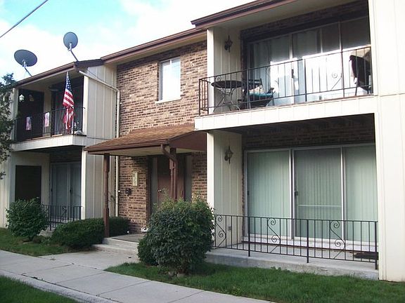 3rd image of 7131 Hickory St APT 2