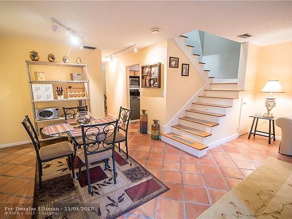 4th image of 240 NE 17th Ct APT 703