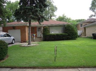 8823 Mango Ave, Morton Grove, IL 60053