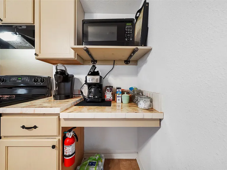 6120 Avenue Q 1/2 — Photo 12