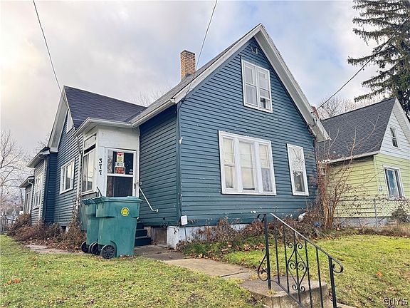 3rd image of 377 Alphonse St