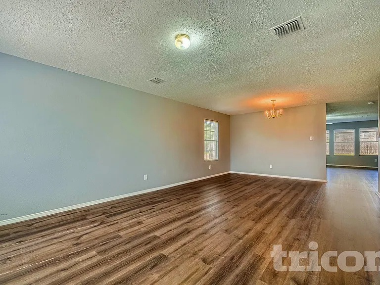 3040 Clemente Dr — Photo 14