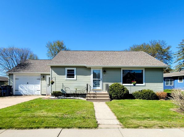 322 2nd St, Manawa, WI 54949
