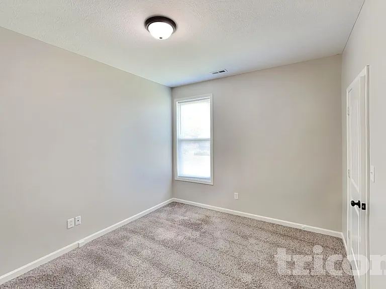 303 Gale Ct — Photo 10
