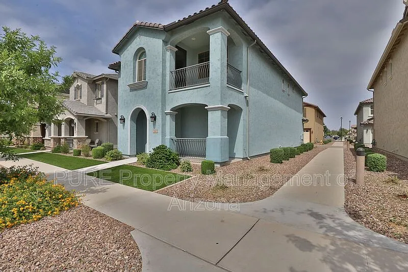 3847 E Turley St