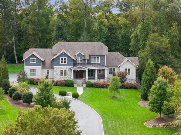 9131 James Riverwatch Dr, Richmond, VA 23235