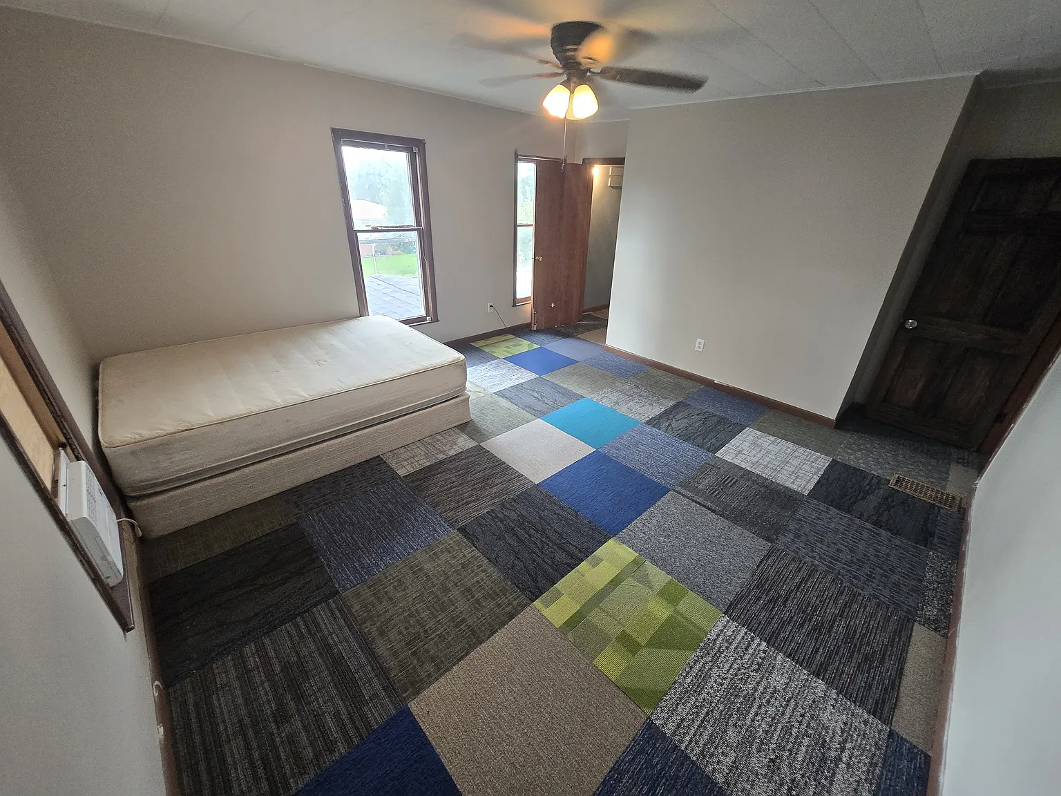 1 bed, 3000 sqft, $650 — Photo 2