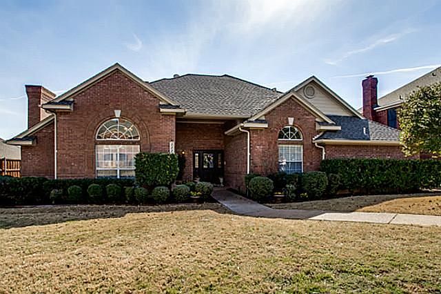 1st image of 2222 Lorraine Dr