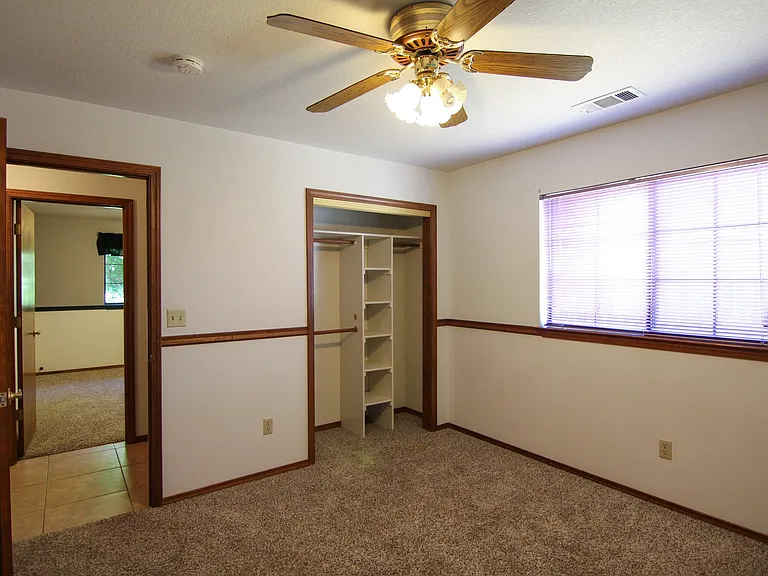 6827 Creekside St — Photo 12