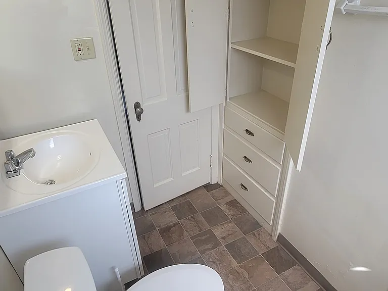 Built-in Shelving and Drawers in Full Bath