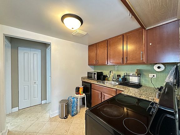 3rd image of 7632.5 N Milwaukee Ave #A3