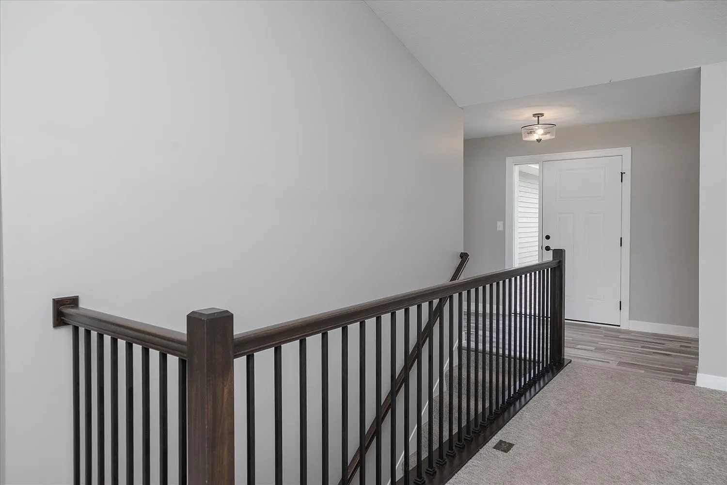4 bed, 2208 sqft, $2,500 — Photo 3