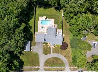 61 Topsfield Rd, Wenham, MA 01984