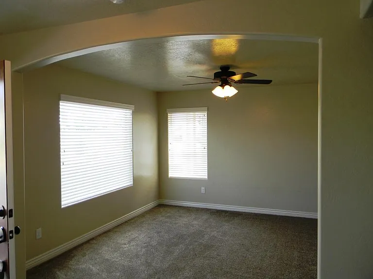 1656 W Harding Ave — Photo 3