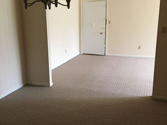 3rd image of 107 Skyview Dr APT 3
